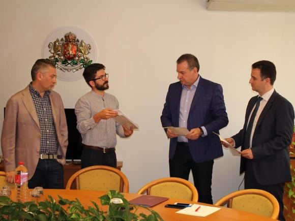 Ръководството на Министерството на енергетиката се срещна с жители на Перник