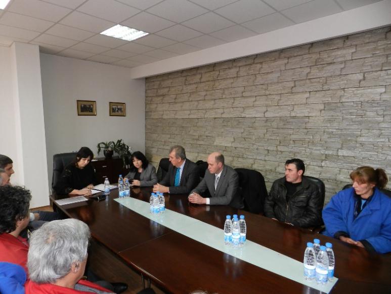 Minister Petkova met with workers from the factory Vidachim AD 