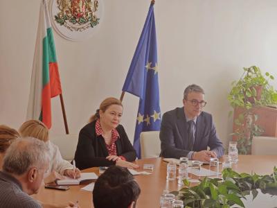 Министър Трайков се видя с петролния и газов бизнес у нас