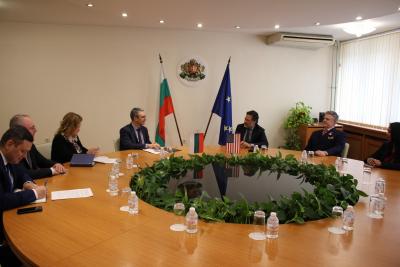 Министър Трайков се срещна в София със специалния пратеник на САЩ за глобална енергийна интеграция към Департамента по енергетика