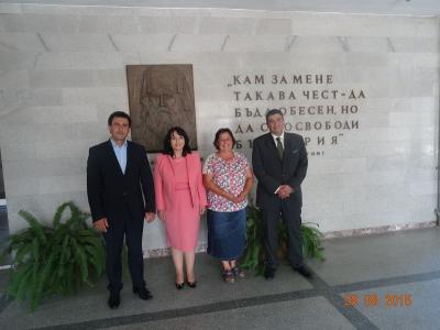 Министър Петкова посети училище 