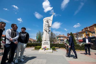 Министърът на енергетиката Трайчо Трайков отбеляза 150-годишнината от Априлското въстание в Панагюрище и откри нов STEM център
