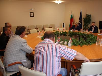 Министър Живков обсъди варианти за работата на комплекса "Марица Изток" с ръководството на национален синдикат "Защита"