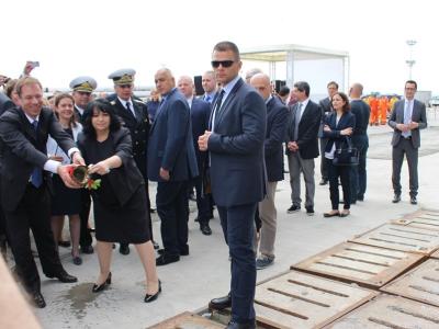 Министър Петкова в Бургас на представянето на сондажния кораб Noble Globetrotter II