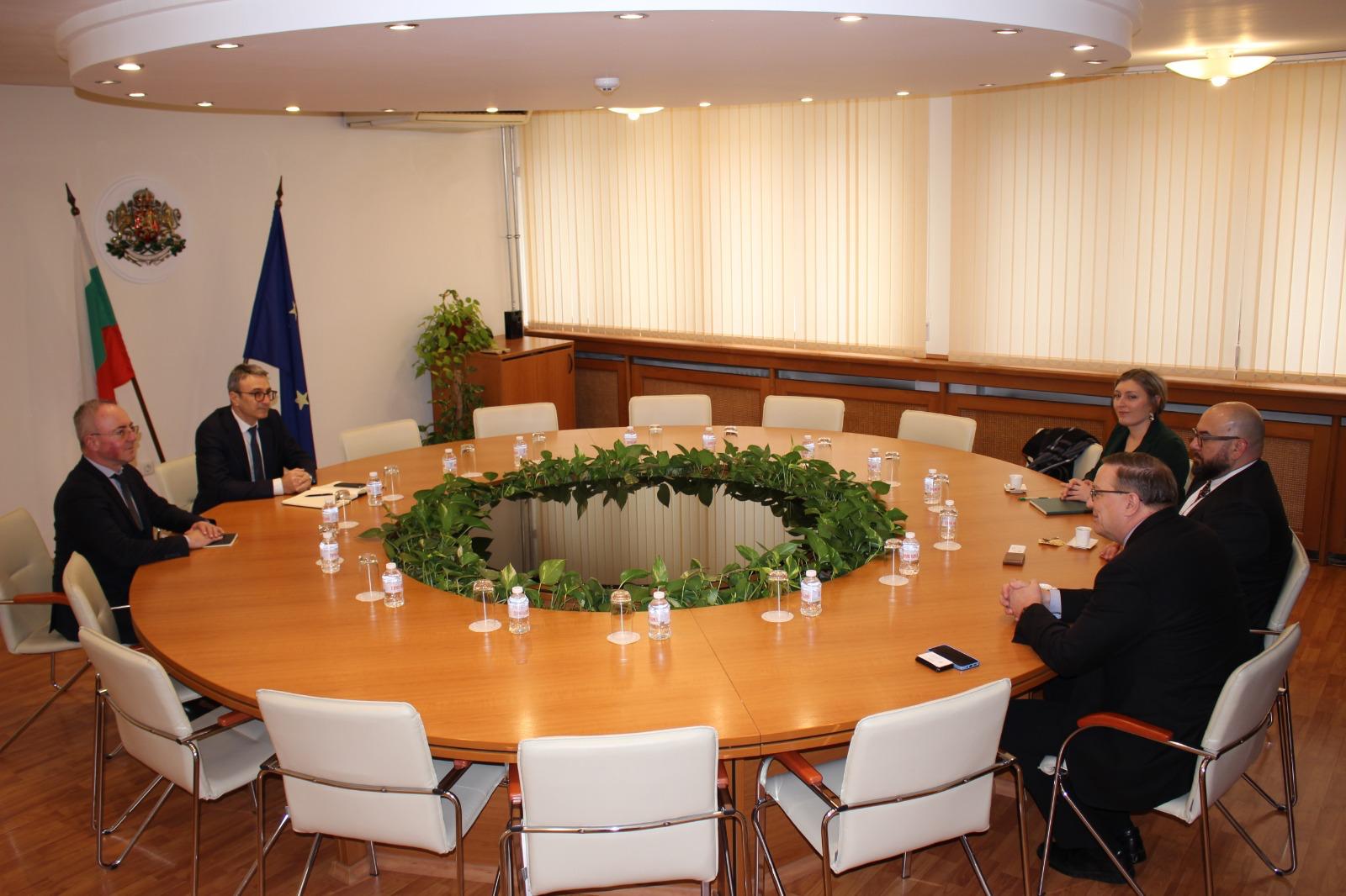 Министър Трайков поиска по-бърза работа по проекта на „Уестингхаус“ в България