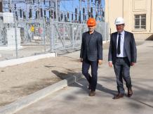 Министърът на енергетиката инспектира реконструкцията на една от най-старите подстанции край Девня
