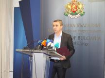 Министър Николов: Няма да се стигне до фалити и спиране на топлоподаването заради по-скъпия газ
