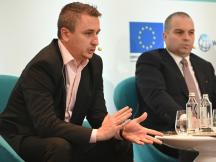 Министър Николов: Изпълнението на целите за декарбонизация влияе различно върху богатите и бедните държави
