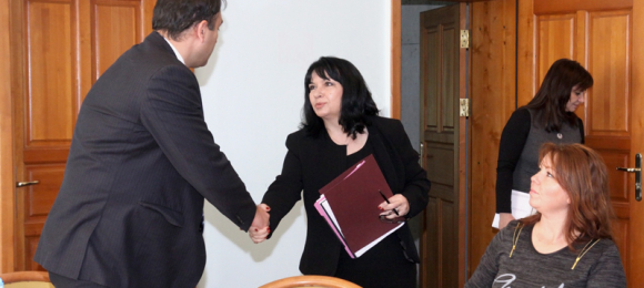 Minister Petkova to assist in finding a job for workers of Chukurovo Mine